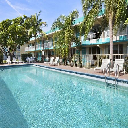 Days Inn By Wyndham Fort Pierce Midtown Екстериор снимка