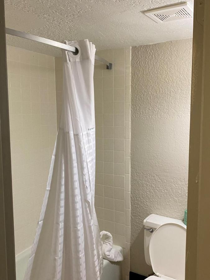 Days Inn By Wyndham Fort Pierce Midtown Екстериор снимка