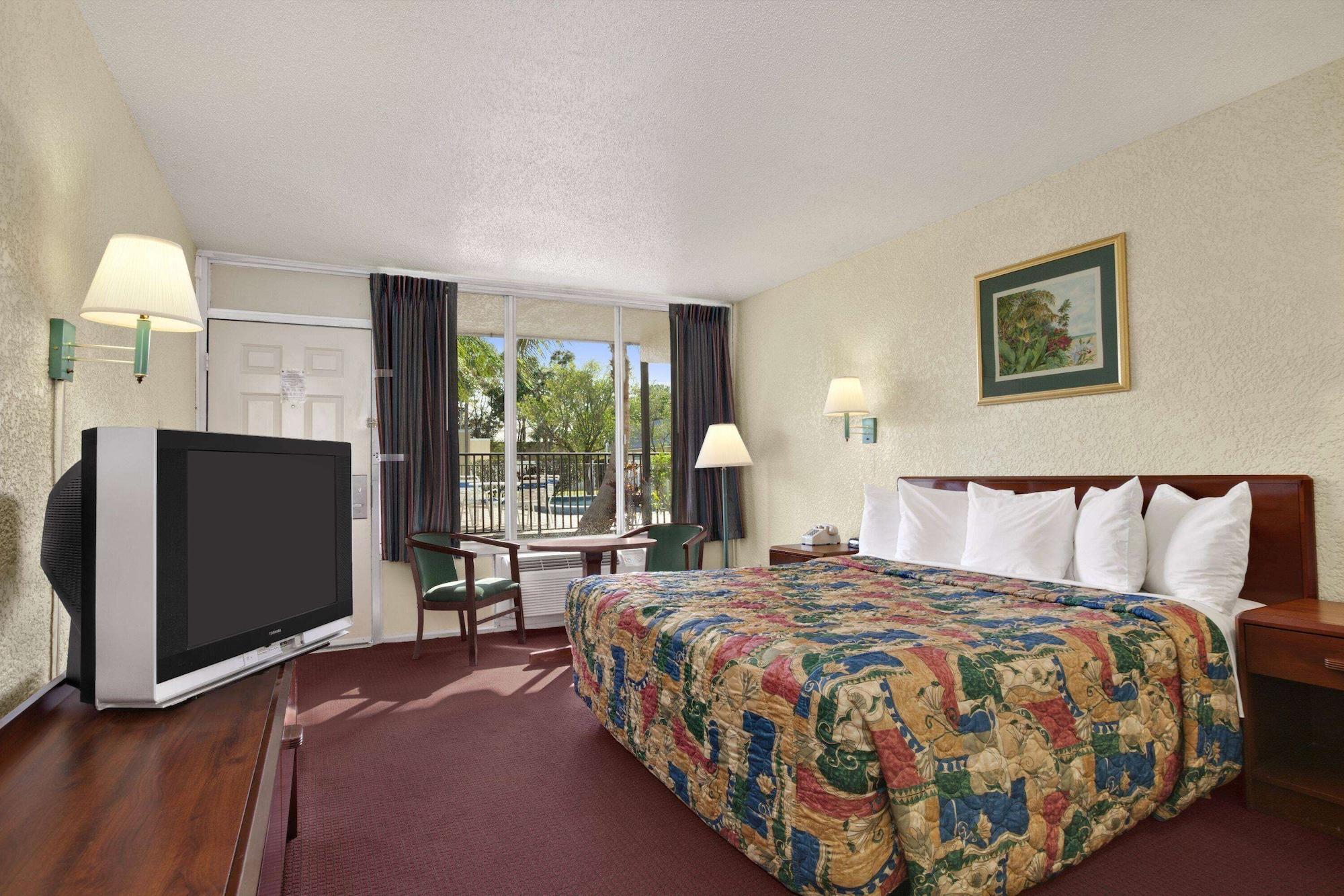 Days Inn By Wyndham Fort Pierce Midtown Екстериор снимка