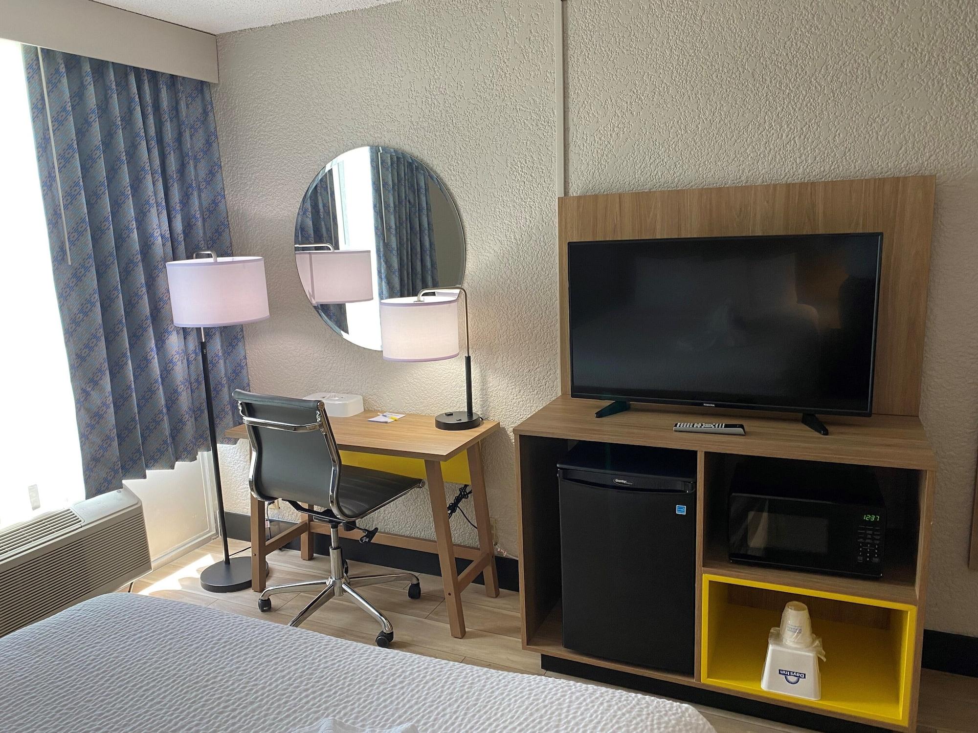 Days Inn By Wyndham Fort Pierce Midtown Екстериор снимка